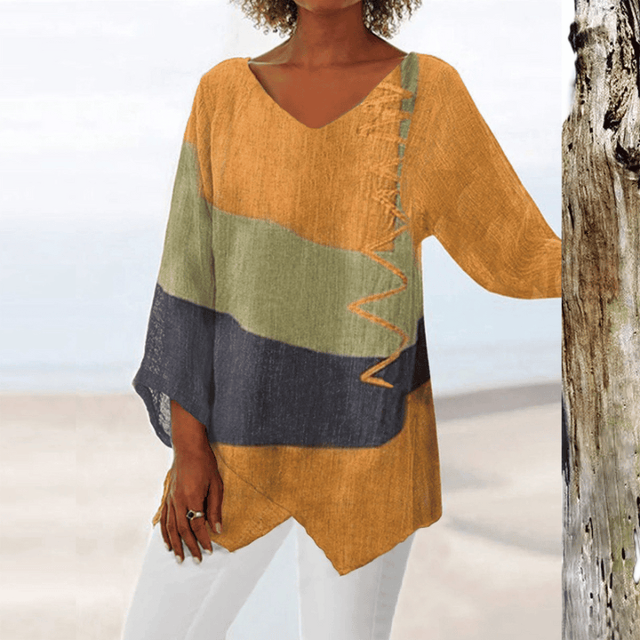 Ema | Loose-fitting blouse with color blocks and a V-neck