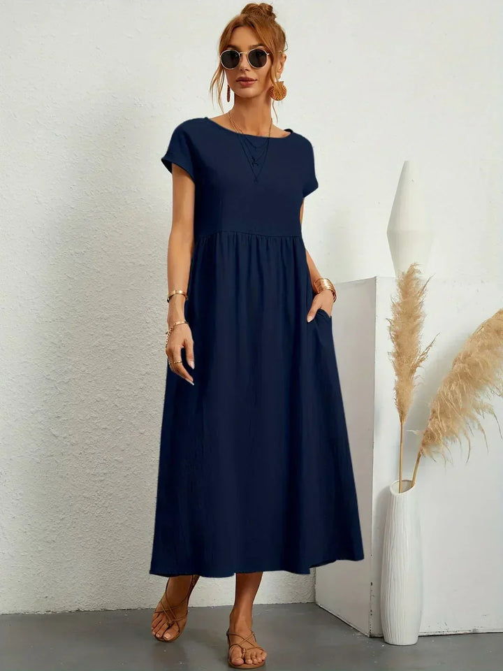 Lora | A midi dress with timeless elegance