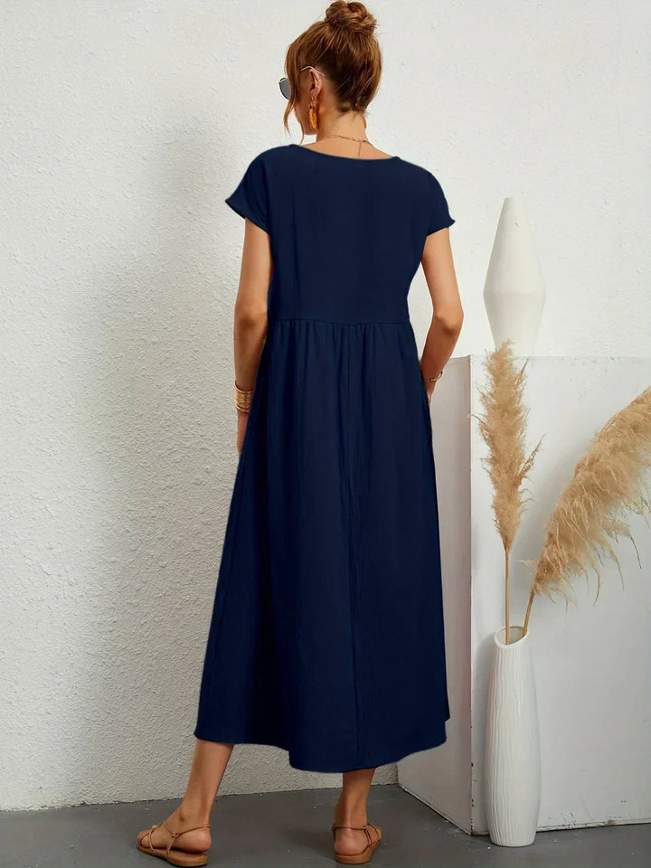 Lora | A midi dress with timeless elegance
