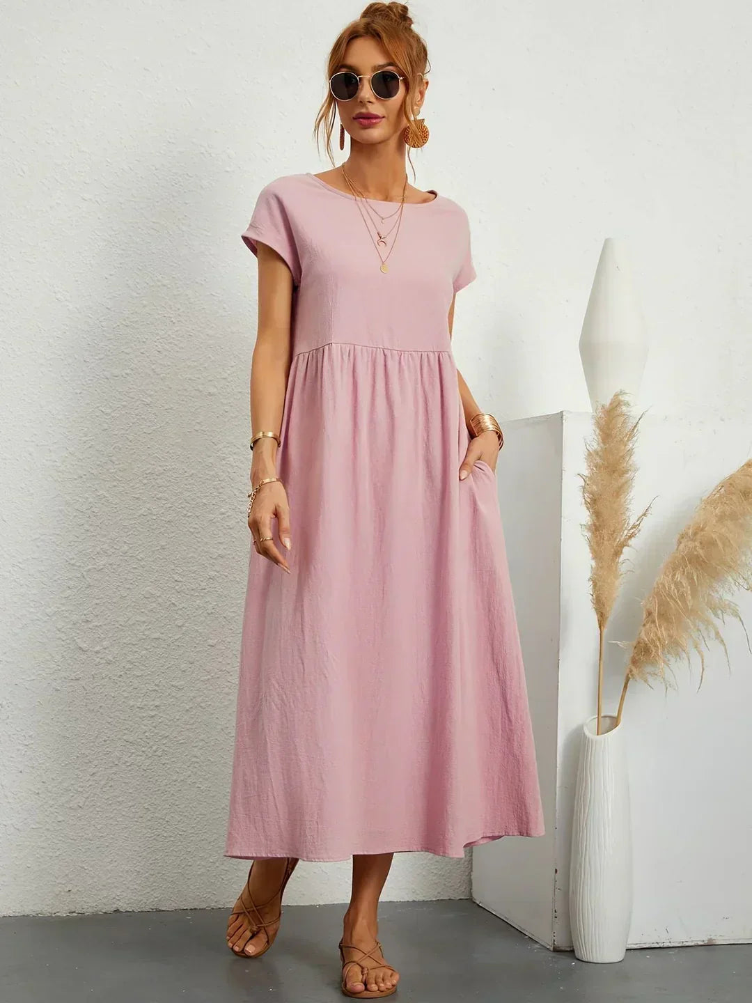 Lora | A midi dress with timeless elegance