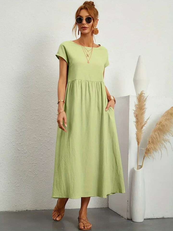 Lora | A midi dress with timeless elegance
