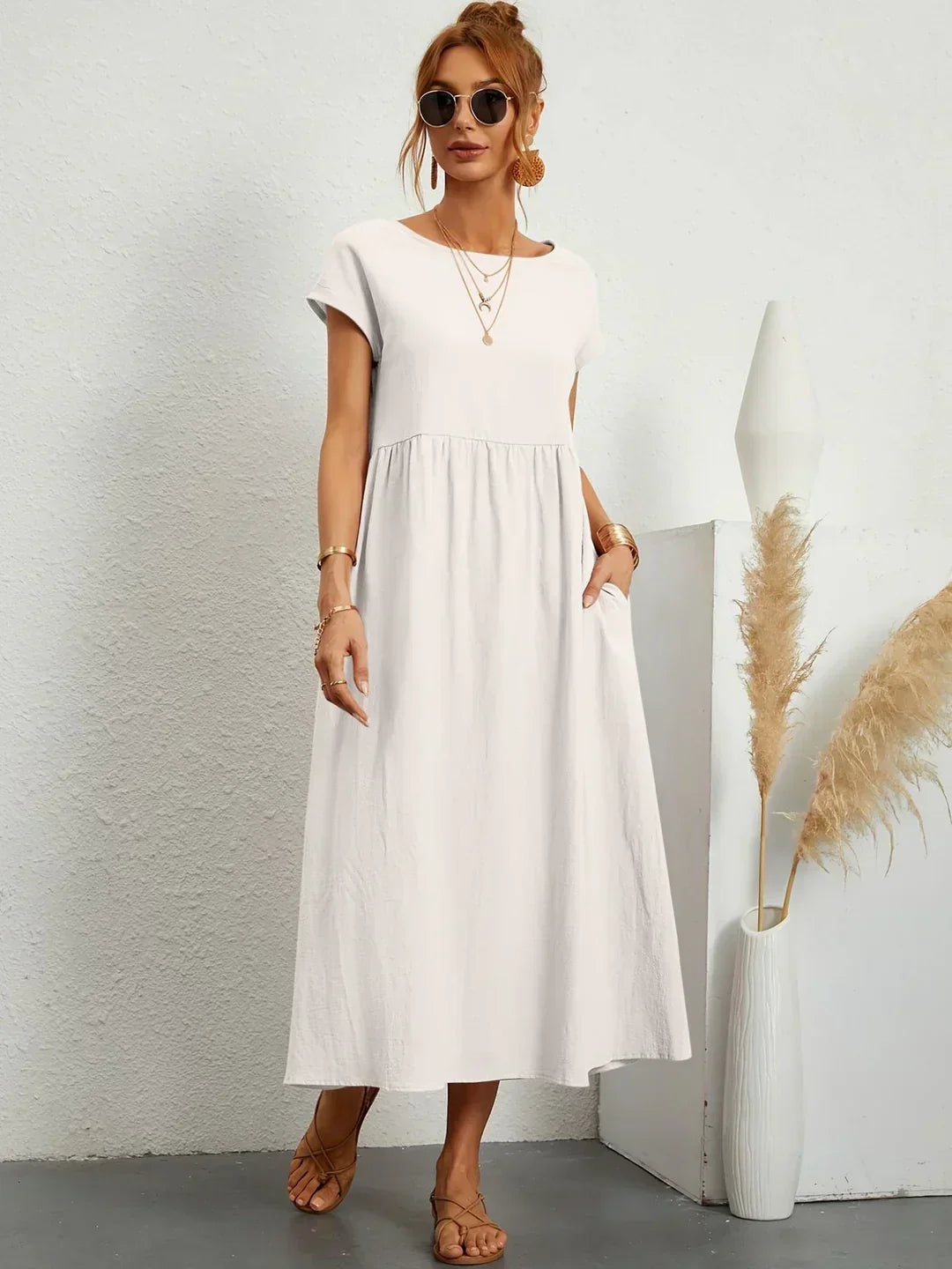 Lora | A midi dress with timeless elegance