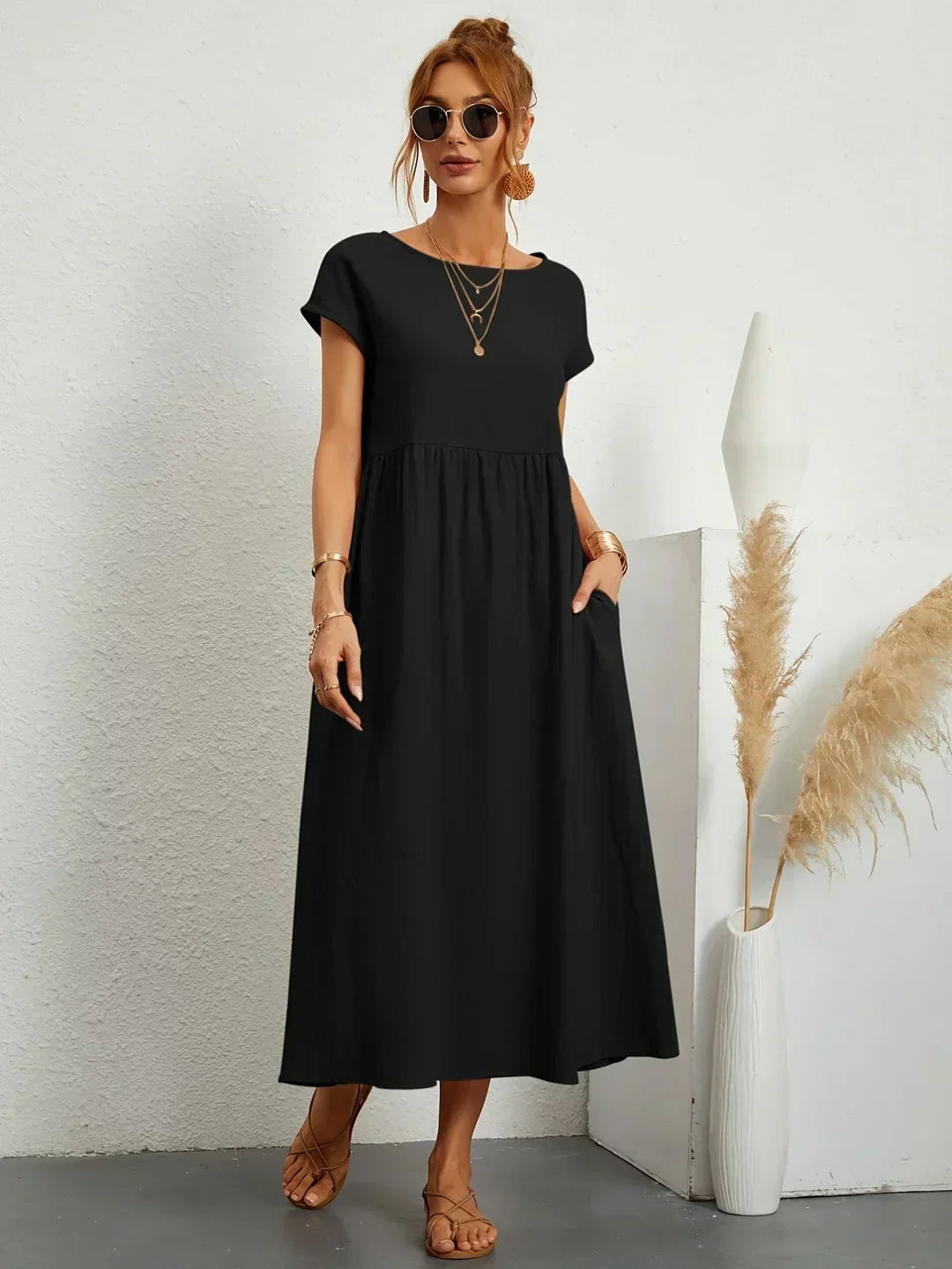 Lora | A midi dress with timeless elegance